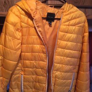 Lightweight yellow puffer!